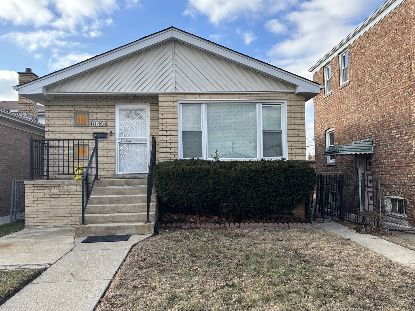 8616 S INDIANA Avenue, Chicago, IL