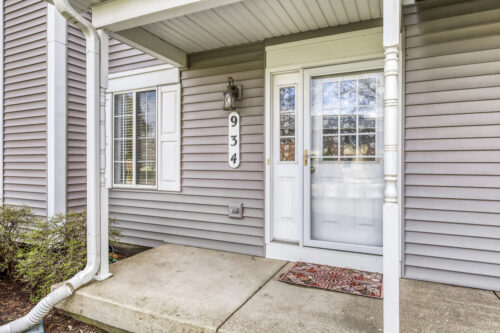 934 Surrey Lane #2, Sleepy Hollow, IL