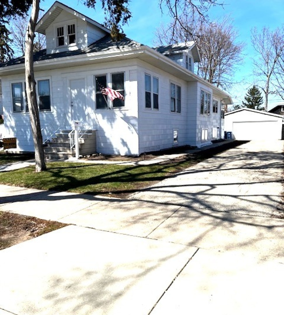 1548 Campbell Avenue, Des Plaines, IL