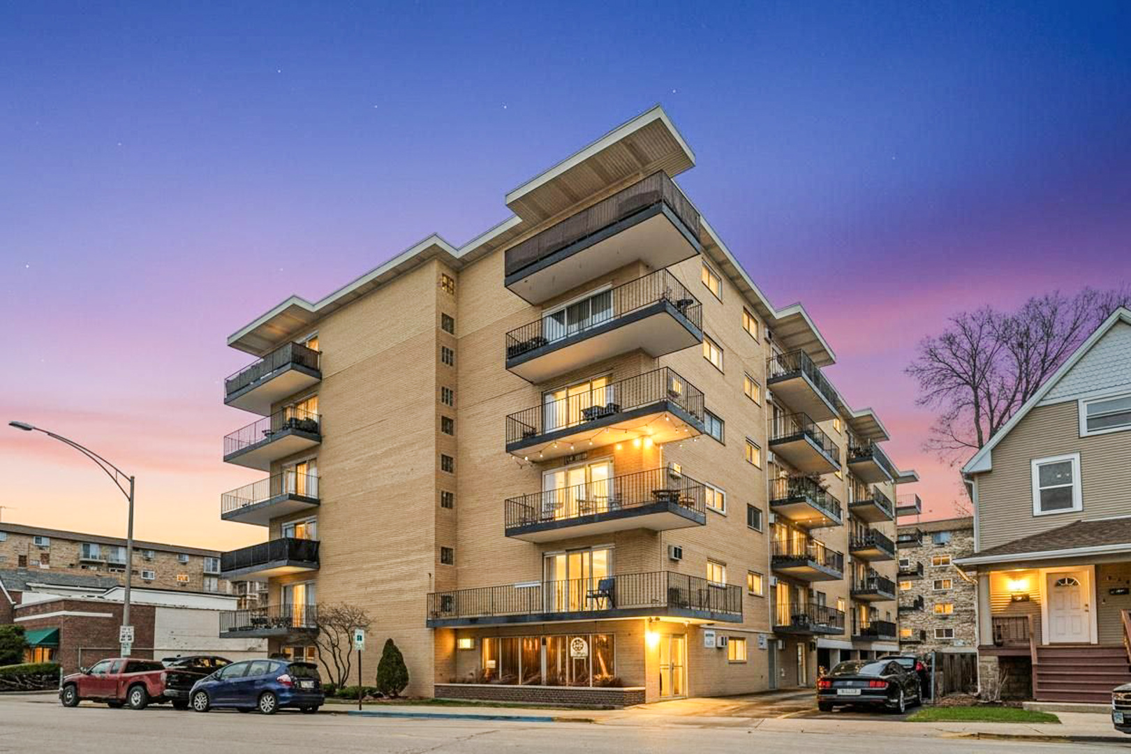 320 CIRCLE Avenue #404, Forest Park, IL