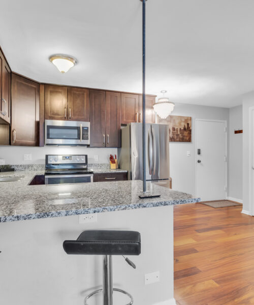 320 CIRCLE Avenue #404, Forest Park, IL