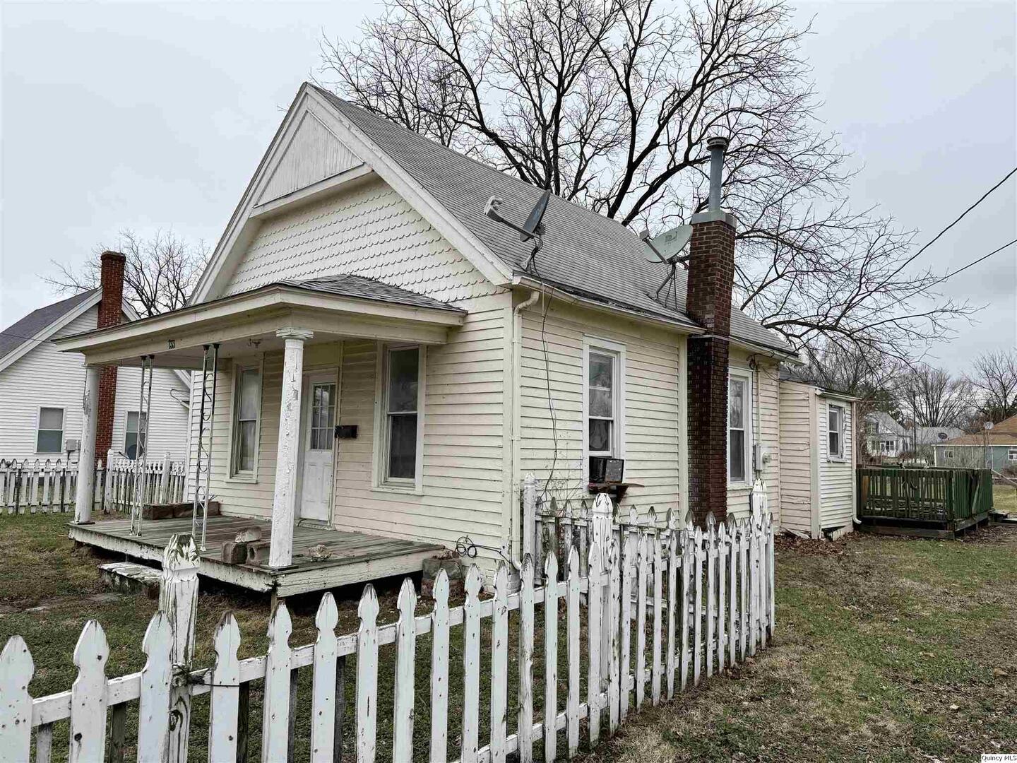 733 Buchanan, Carthage, IL