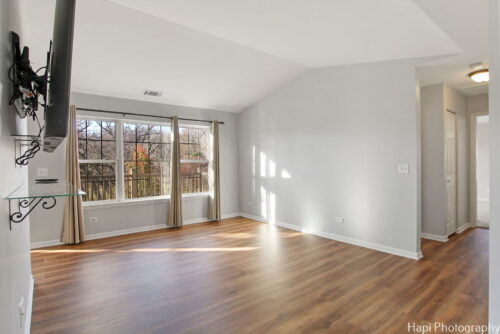 1037 N Village Drive #4, Round Lake Beach, IL