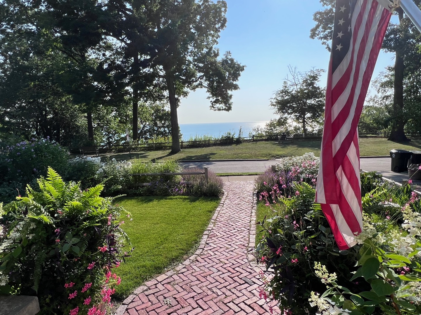 552 Sunrise Avenue, Lake Bluff, IL