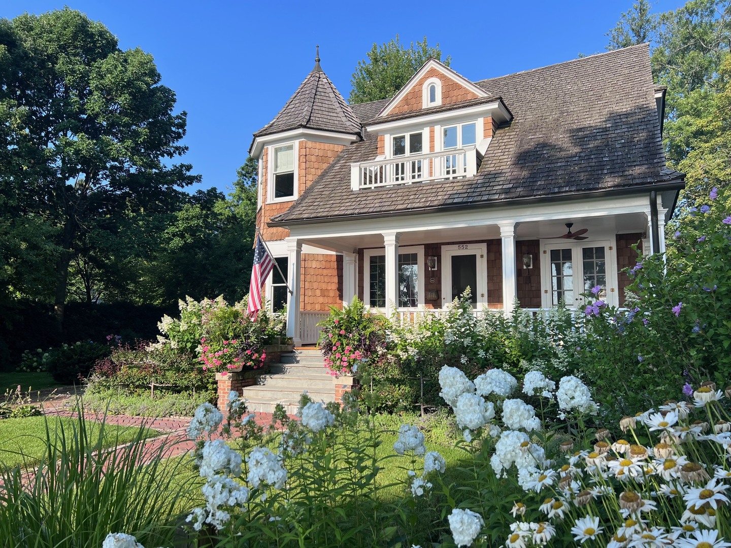 552 Sunrise Avenue, Lake Bluff, IL