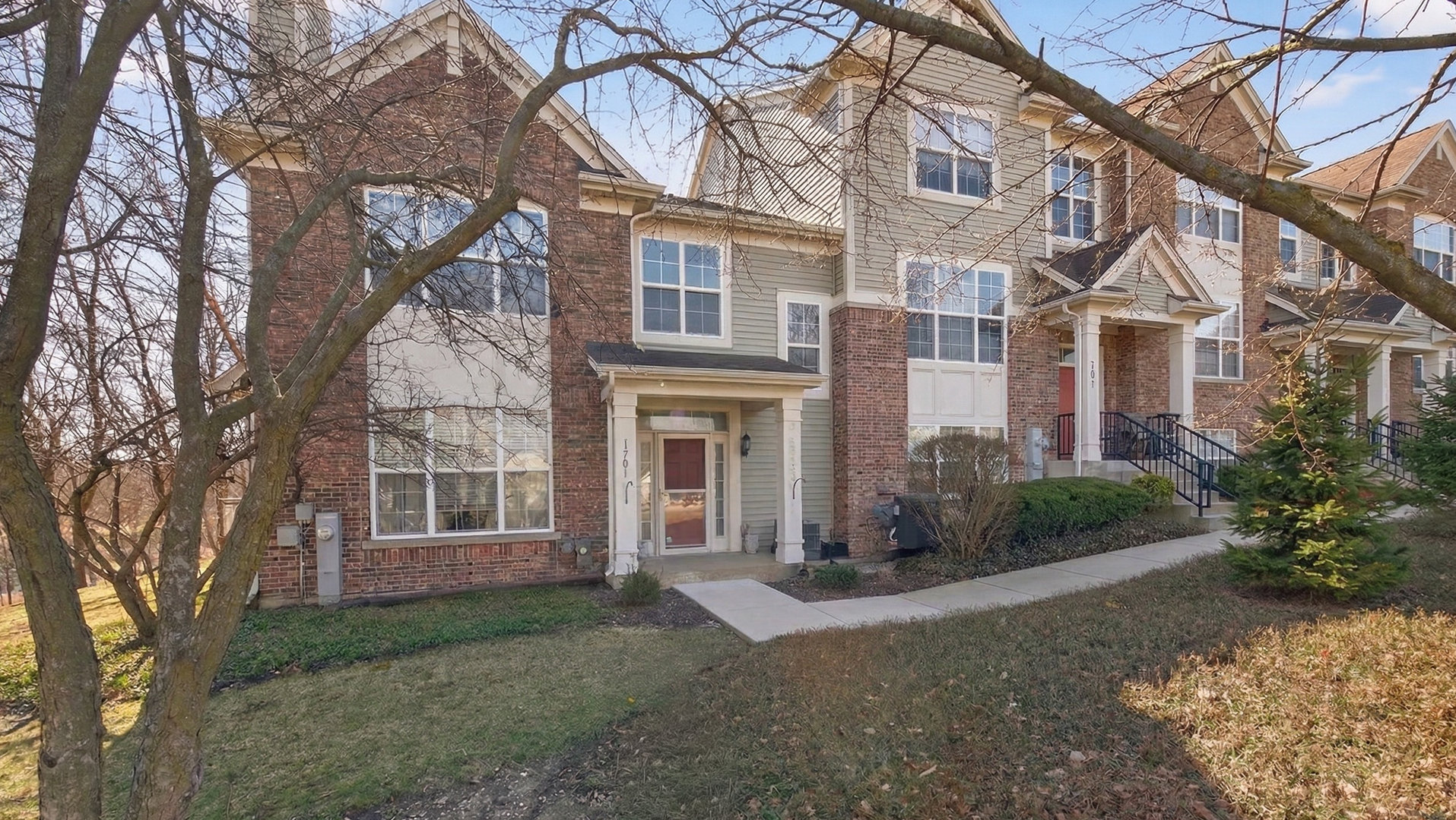 1701 Deer Pointe Drive, South Elgin, IL