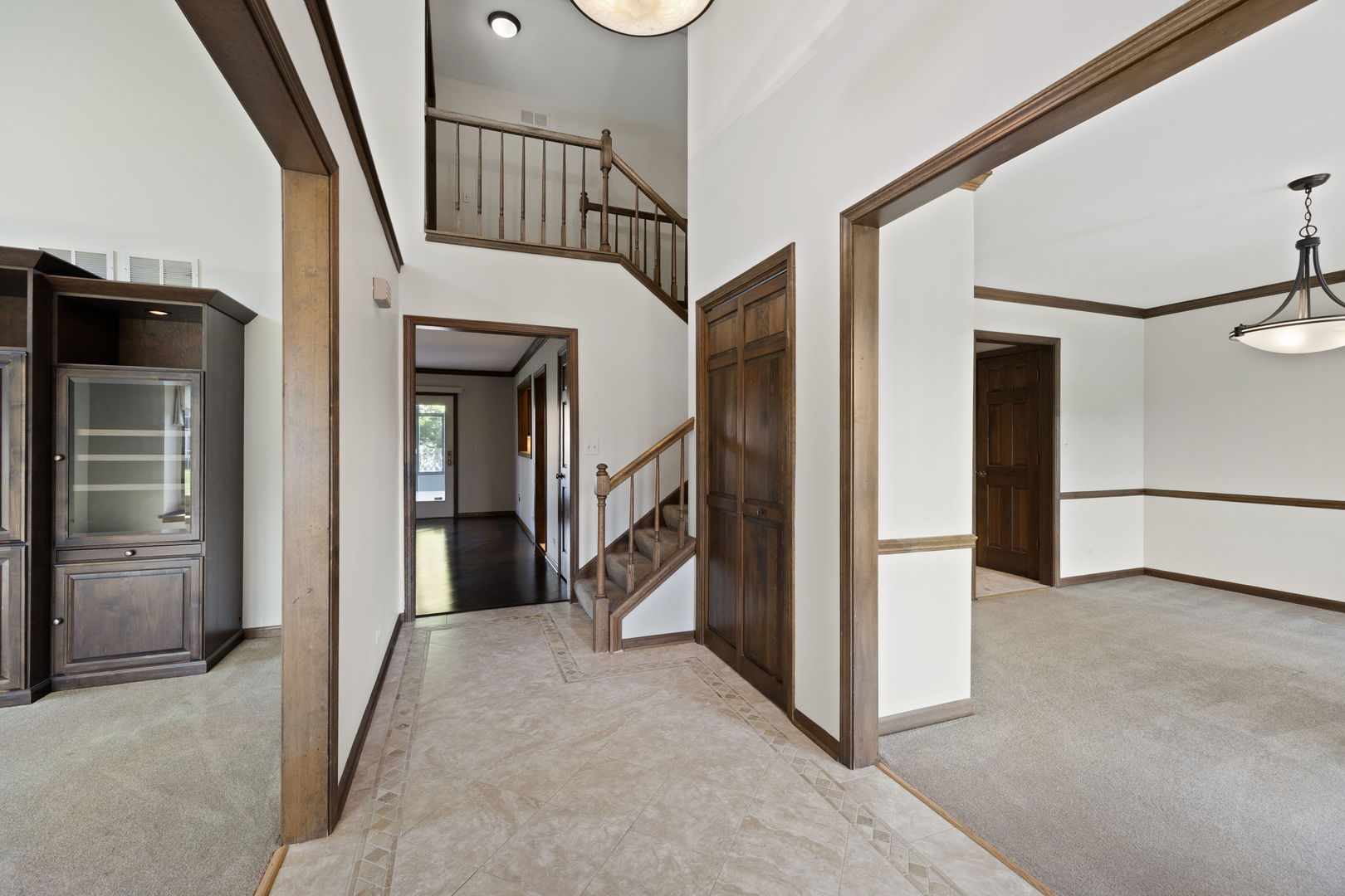 2S534 Danbury Drive, Glen Ellyn, IL