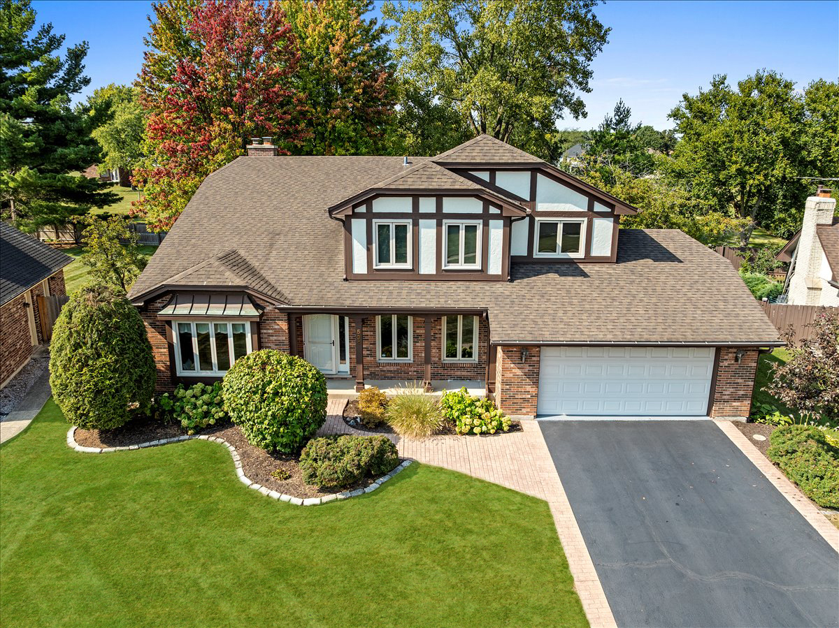 2S534 Danbury Drive, Glen Ellyn, IL