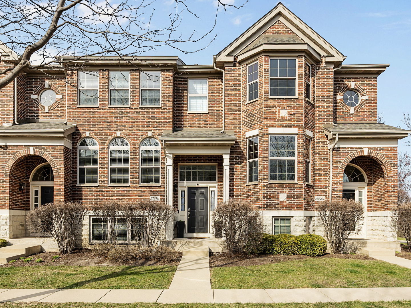 27W711 N Meadowview Drive, Winfield, IL