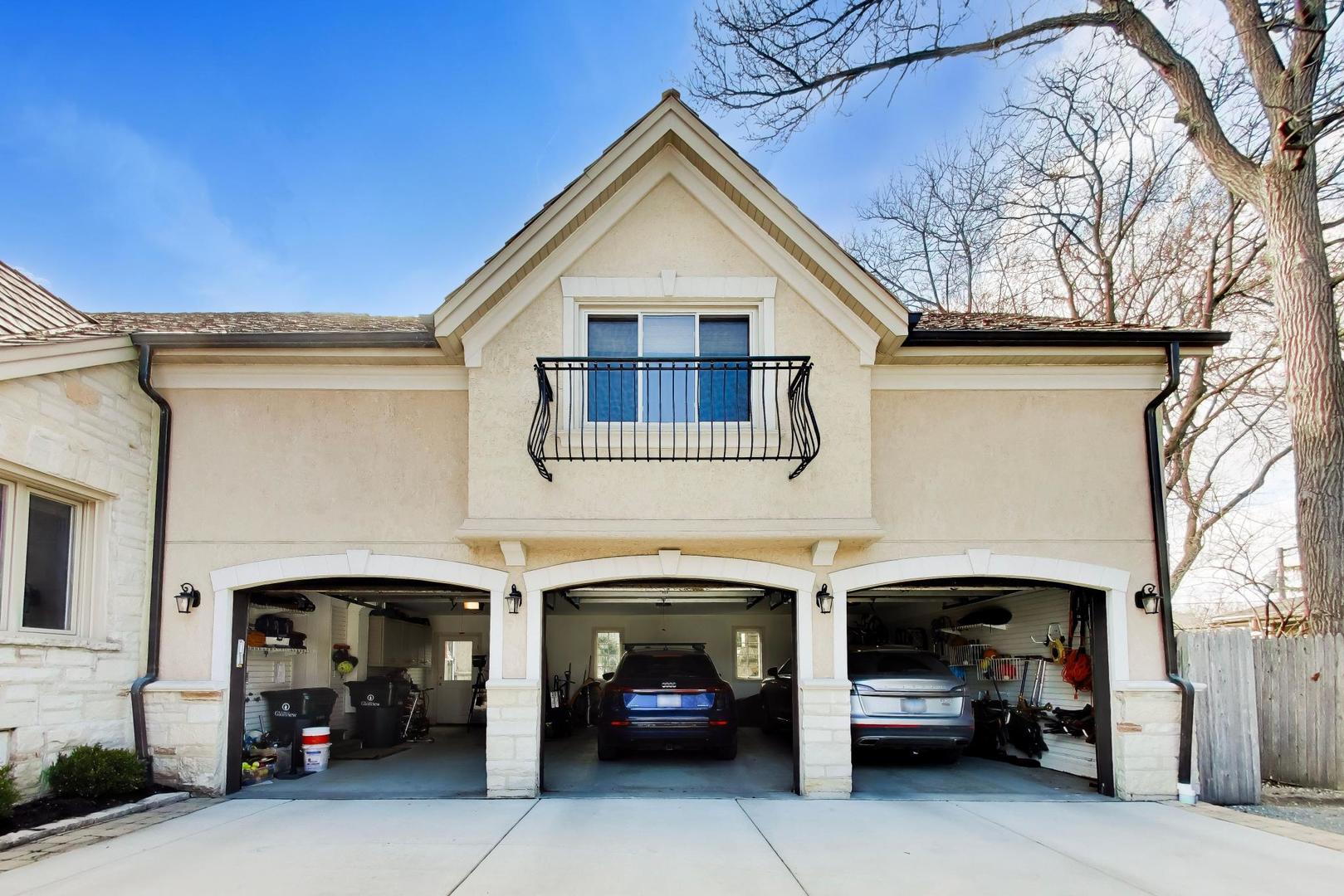 1414 Canterbury Lane, Glenview, IL