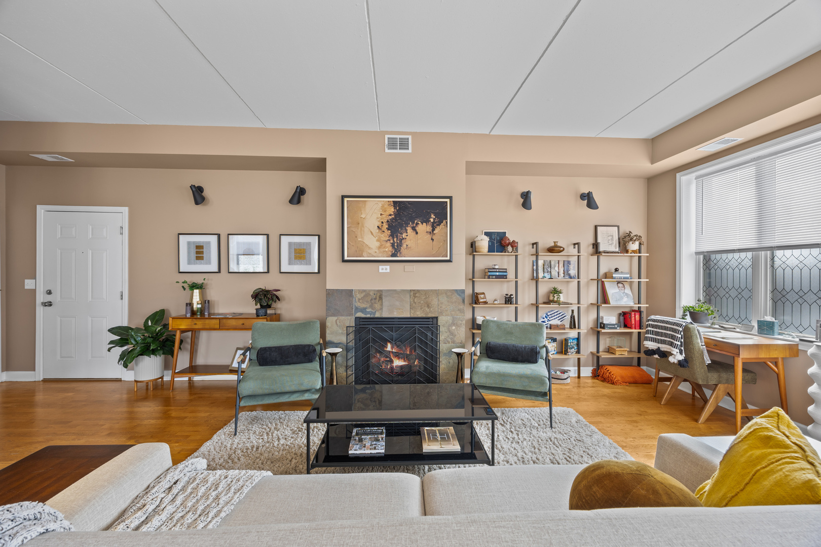 2622 W DIVERSEY Avenue #201, Chicago, IL