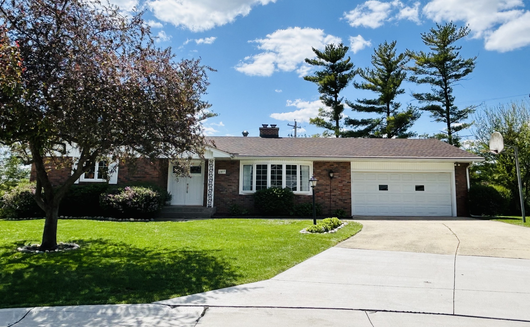1511 Hillcrest Court, Bettendorf, IA