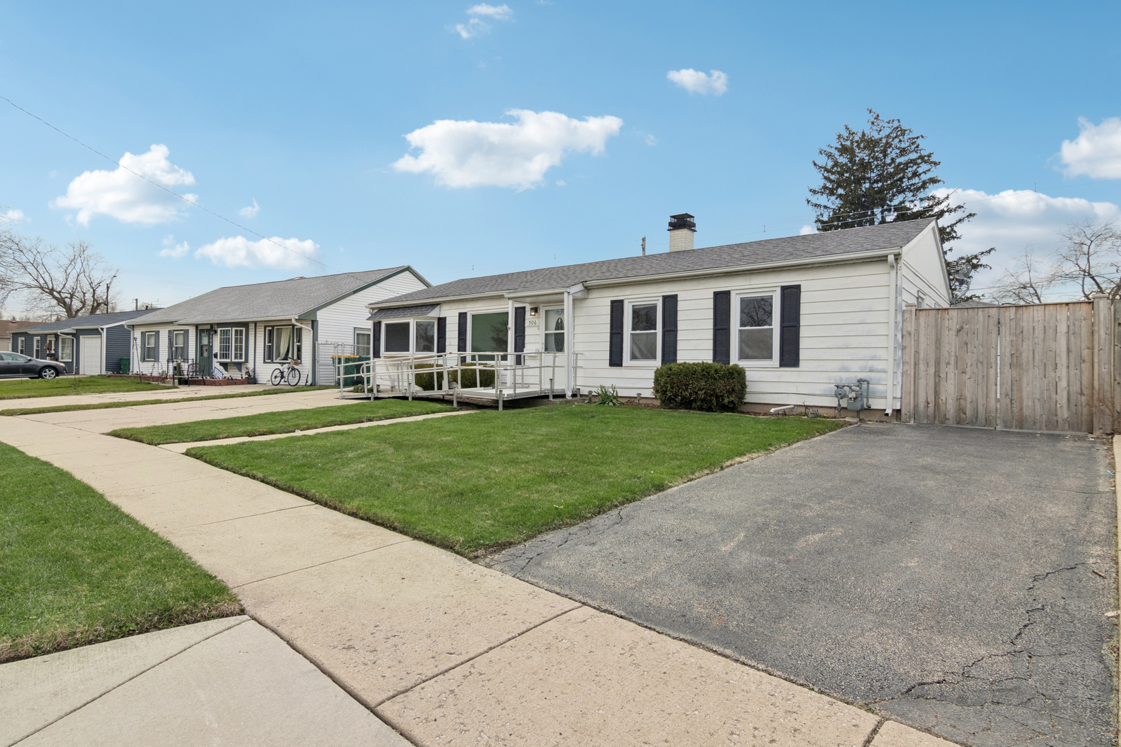 506 Kenyon Avenue, Romeoville, IL