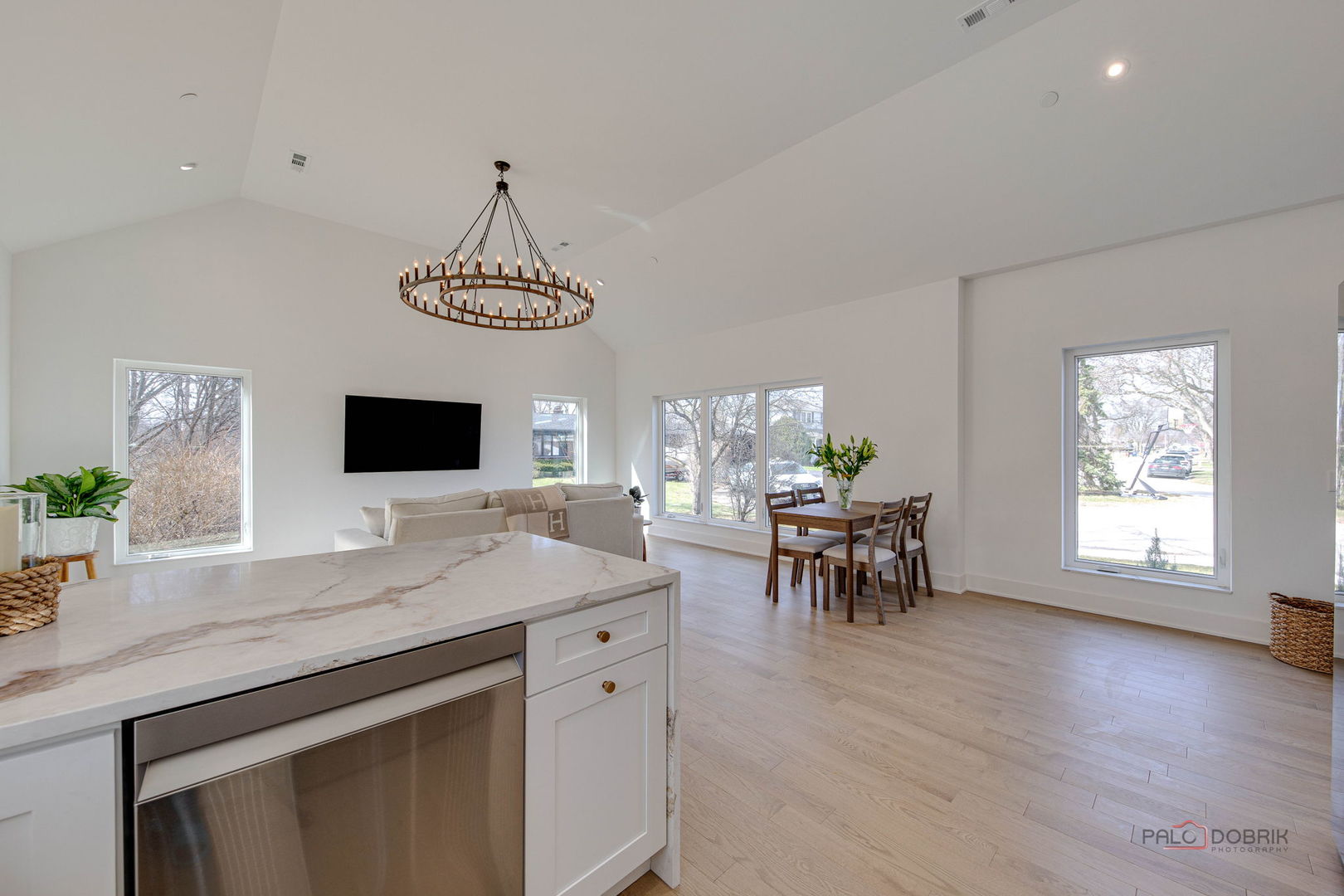 19 Marina Drive, Des Plaines, IL