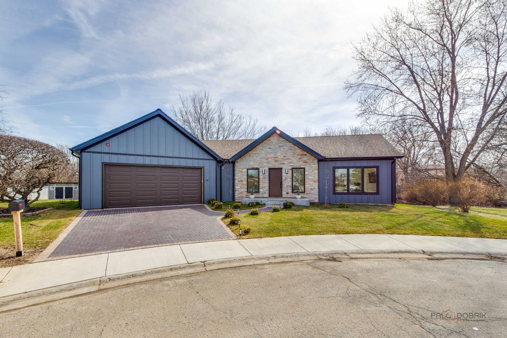 19 Marina Drive, Des Plaines, IL