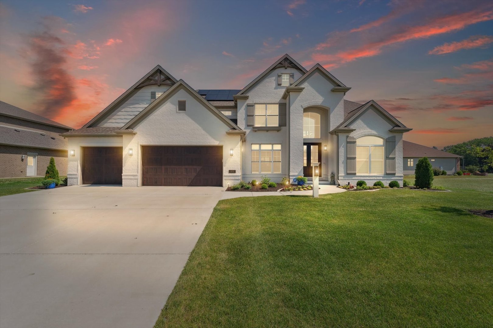 604 Cayman Way, Savoy, IL