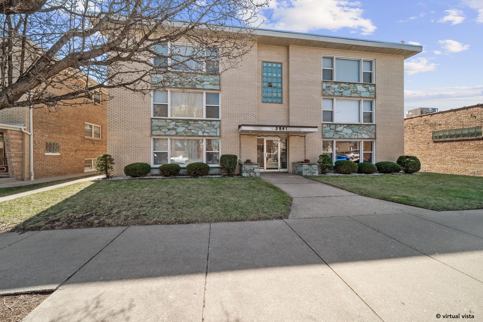 5841 W Lawrence Avenue #2NE, Chicago, IL