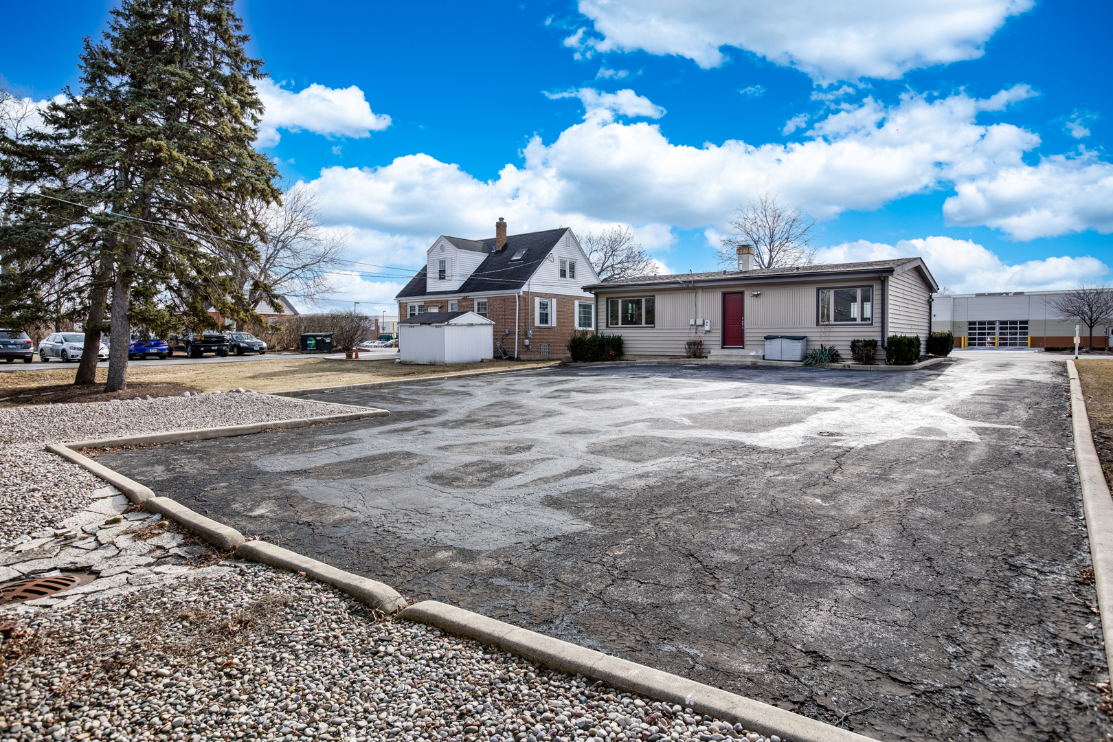 1825 E Roosevelt Road, Wheaton, IL