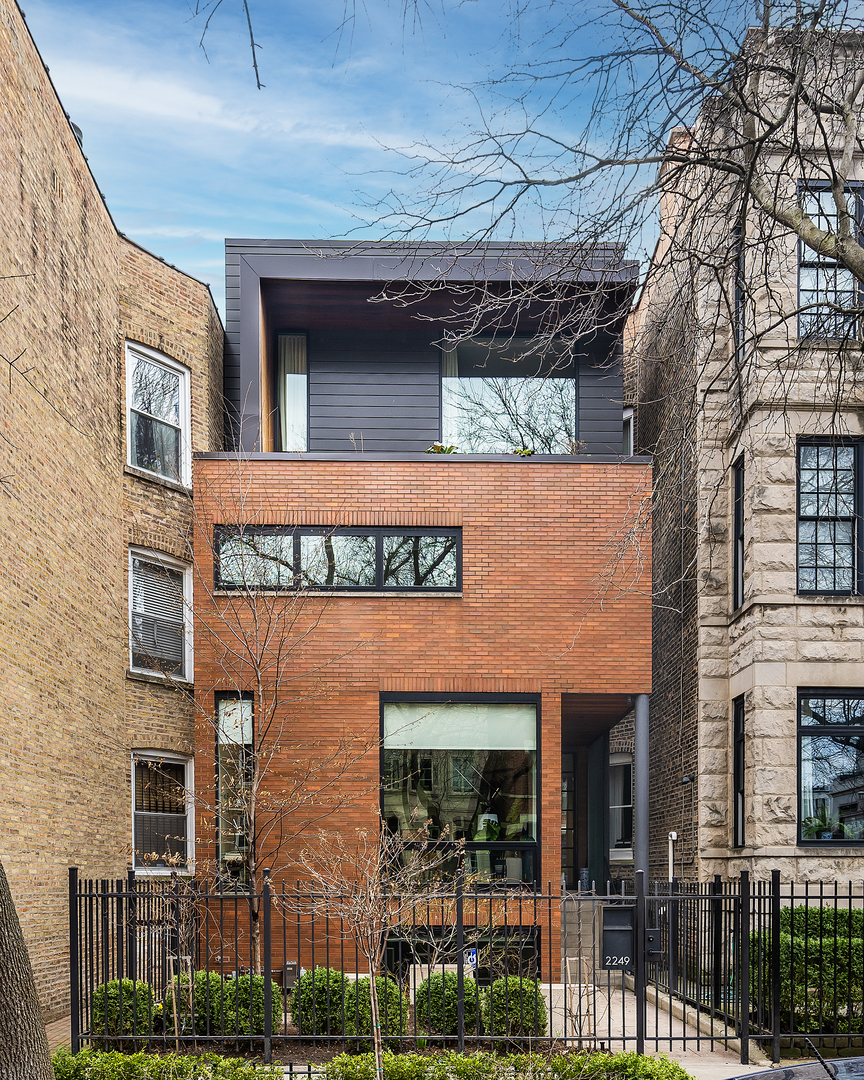 2249 N Burling Street, Chicago, IL