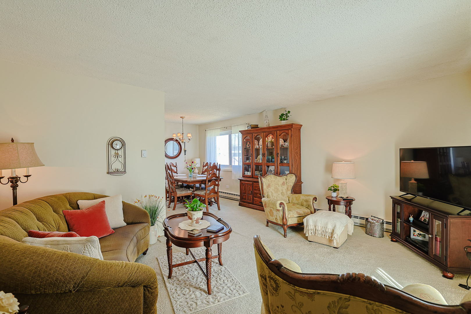 230 Klein Creek Court #F, Carol Stream, IL