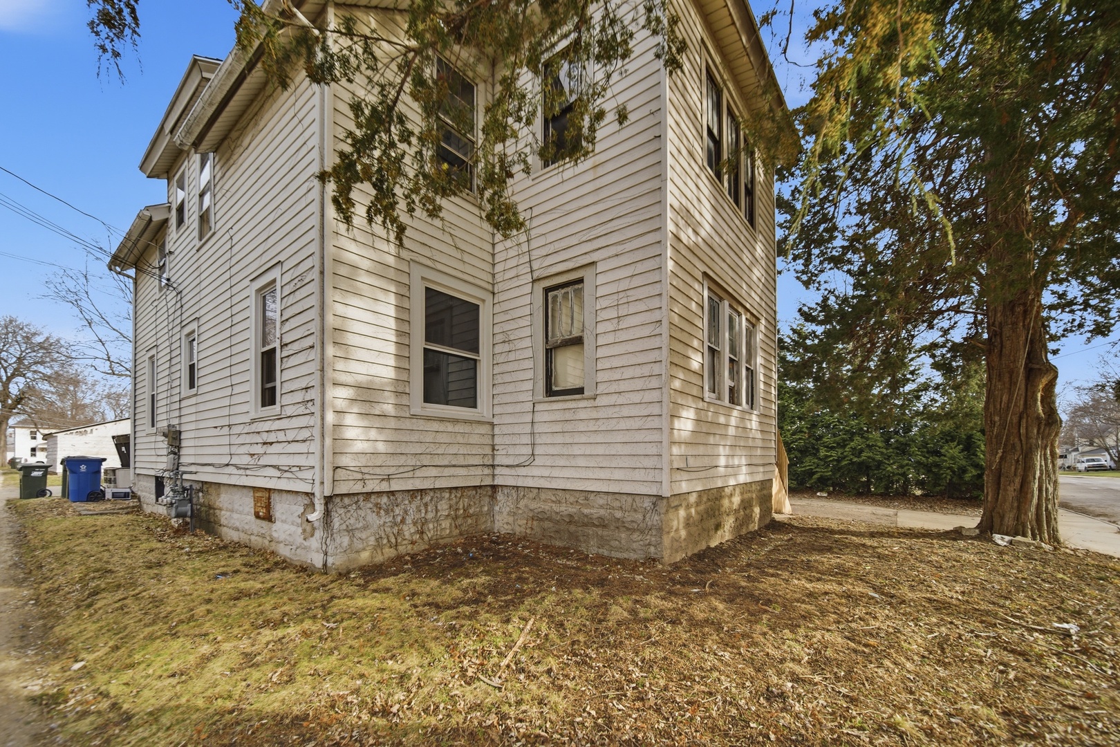506 Ave F, Sterling, IL