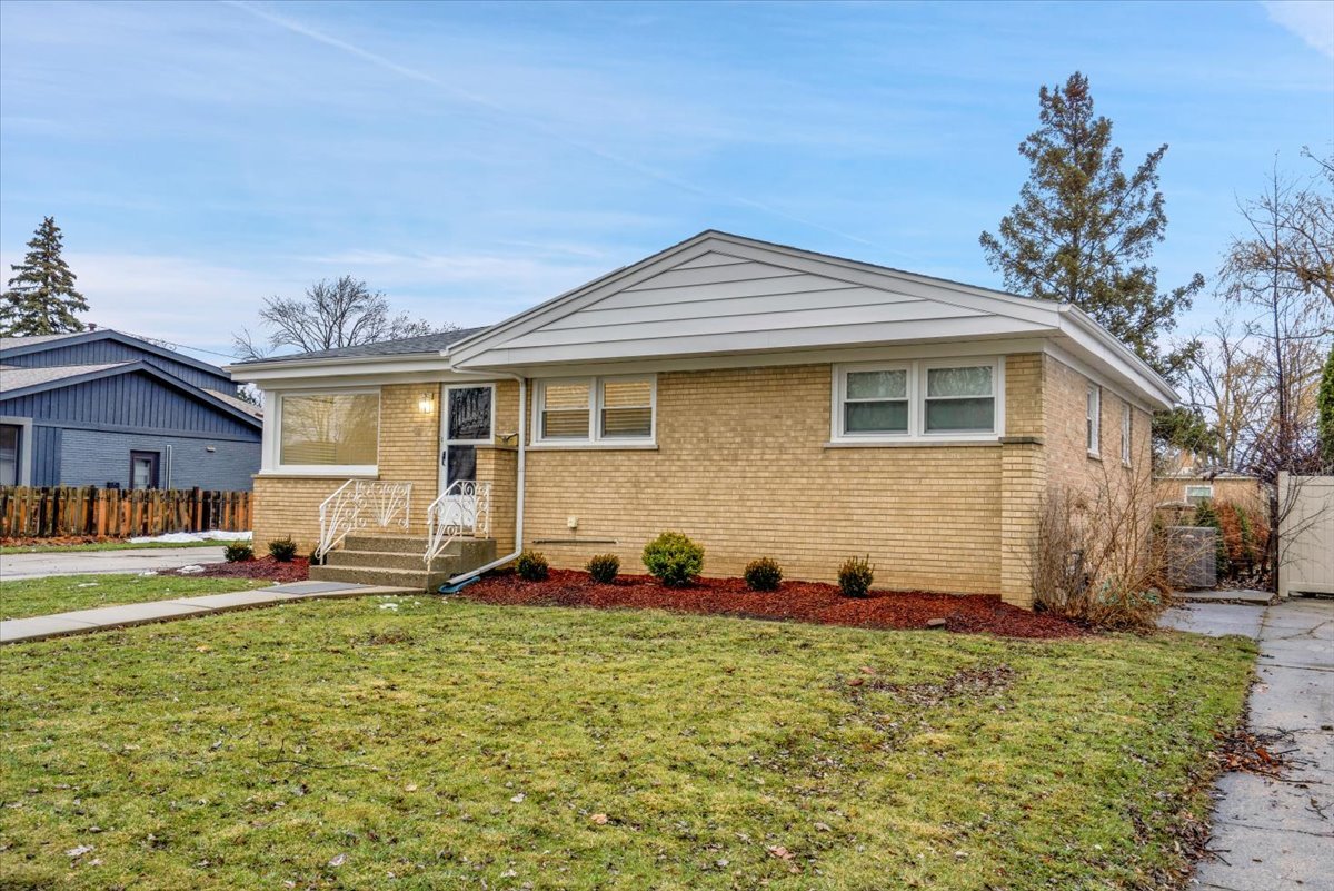 9317 Olcott Avenue, Morton Grove, IL
