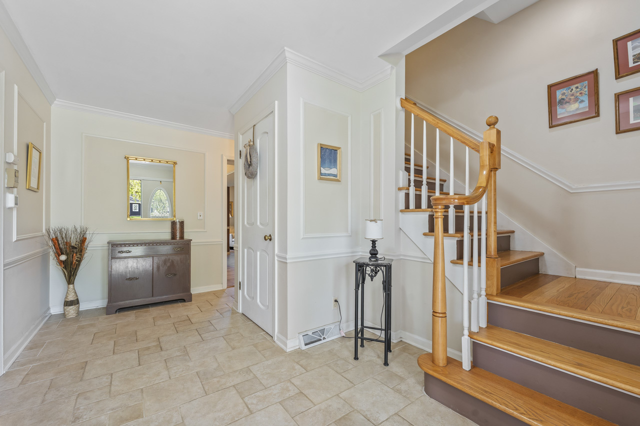 2245 Tanglewood Drive, Aurora, IL