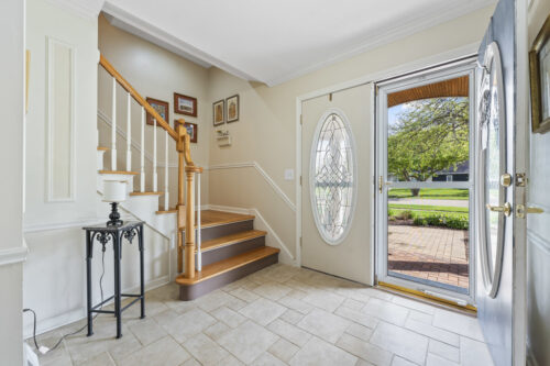 2245 Tanglewood Drive, Aurora, IL