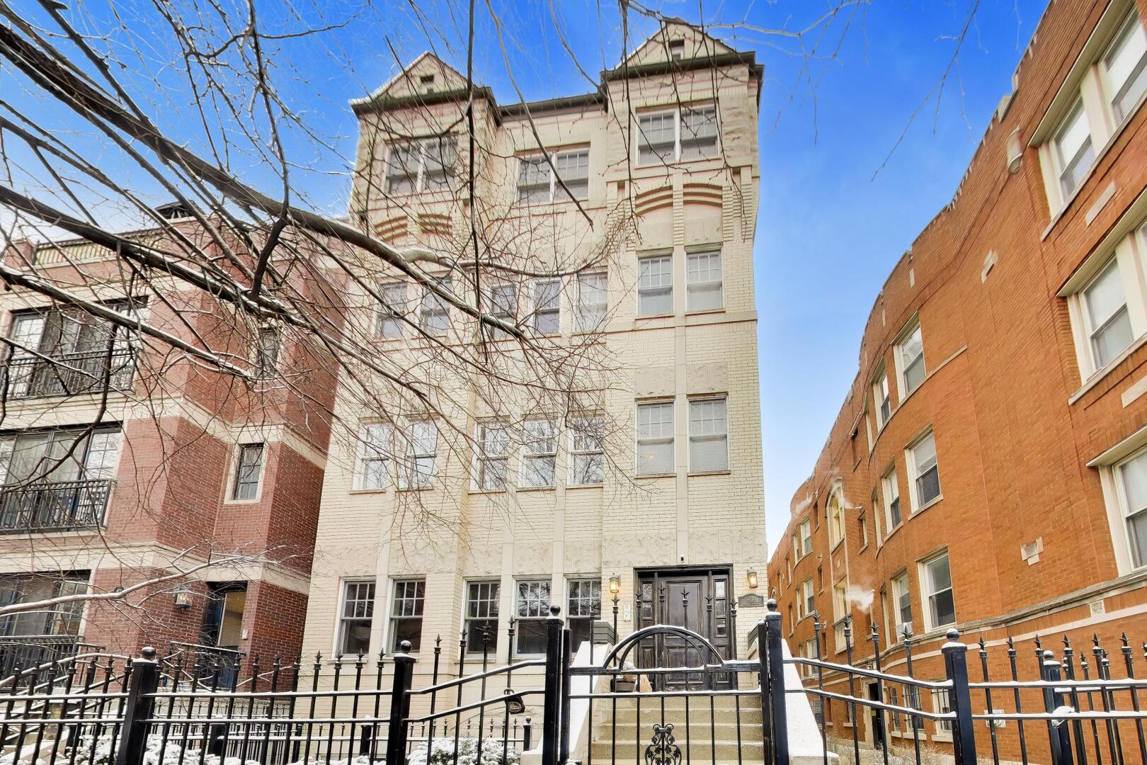 618 W Oakdale Avenue #4, Chicago, IL