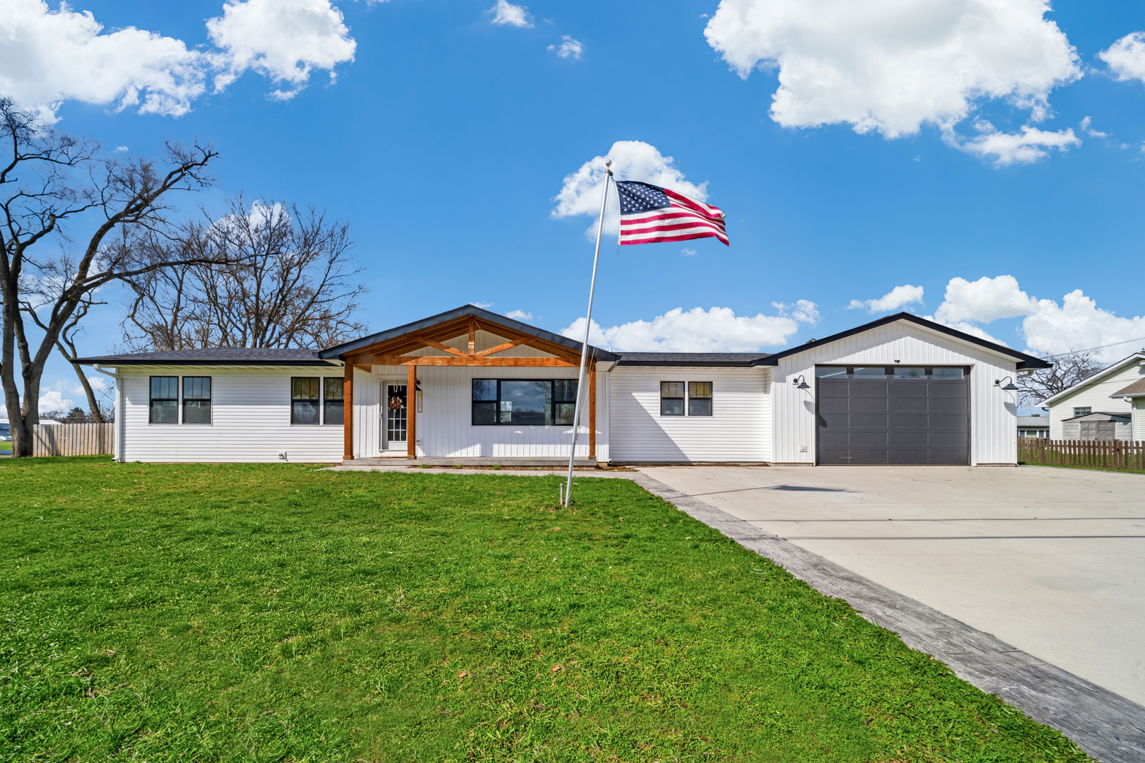 2314 Westward Drive, Spring Grove, IL
