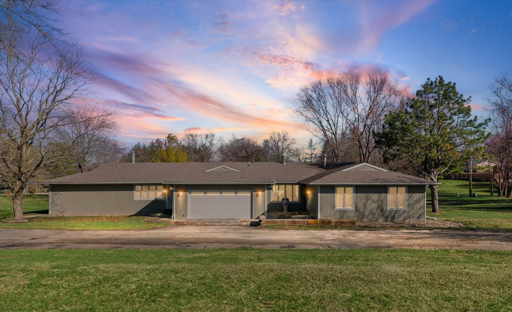 1902 Golf Drive, Mahomet, IL