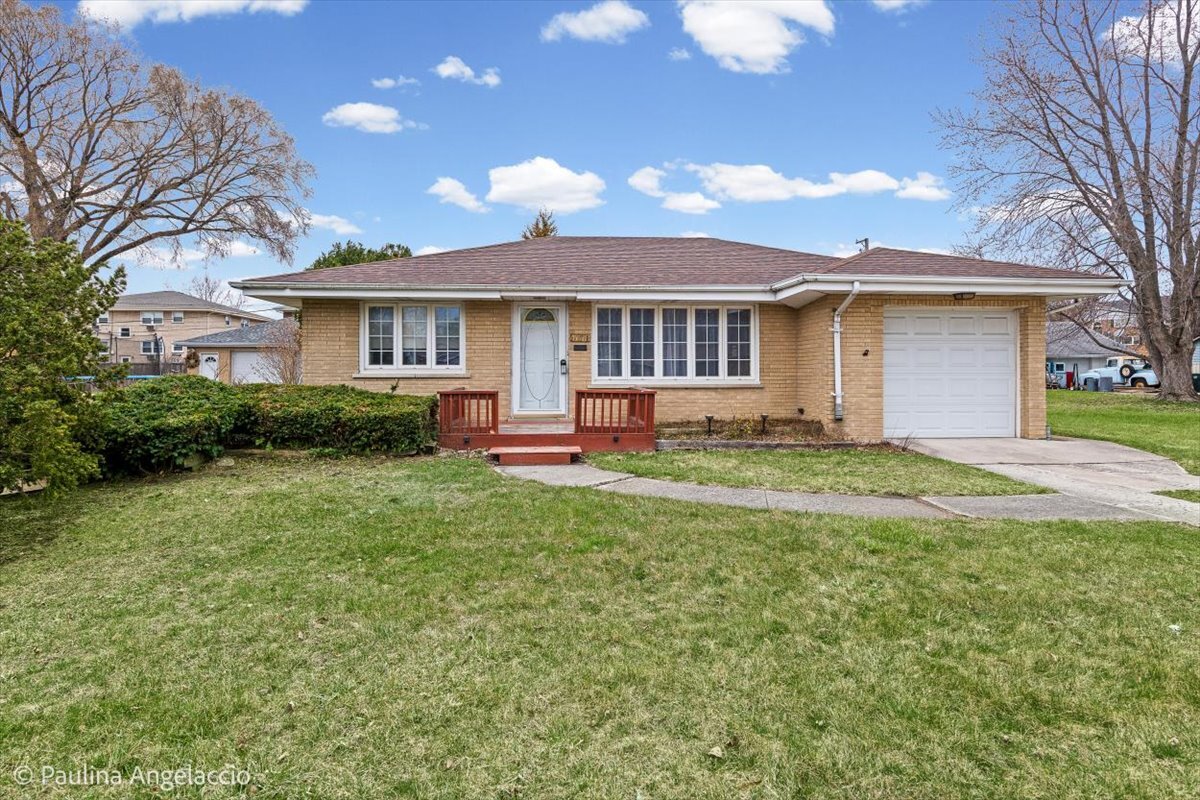 4618 Custer Avenue, Brookfield, IL