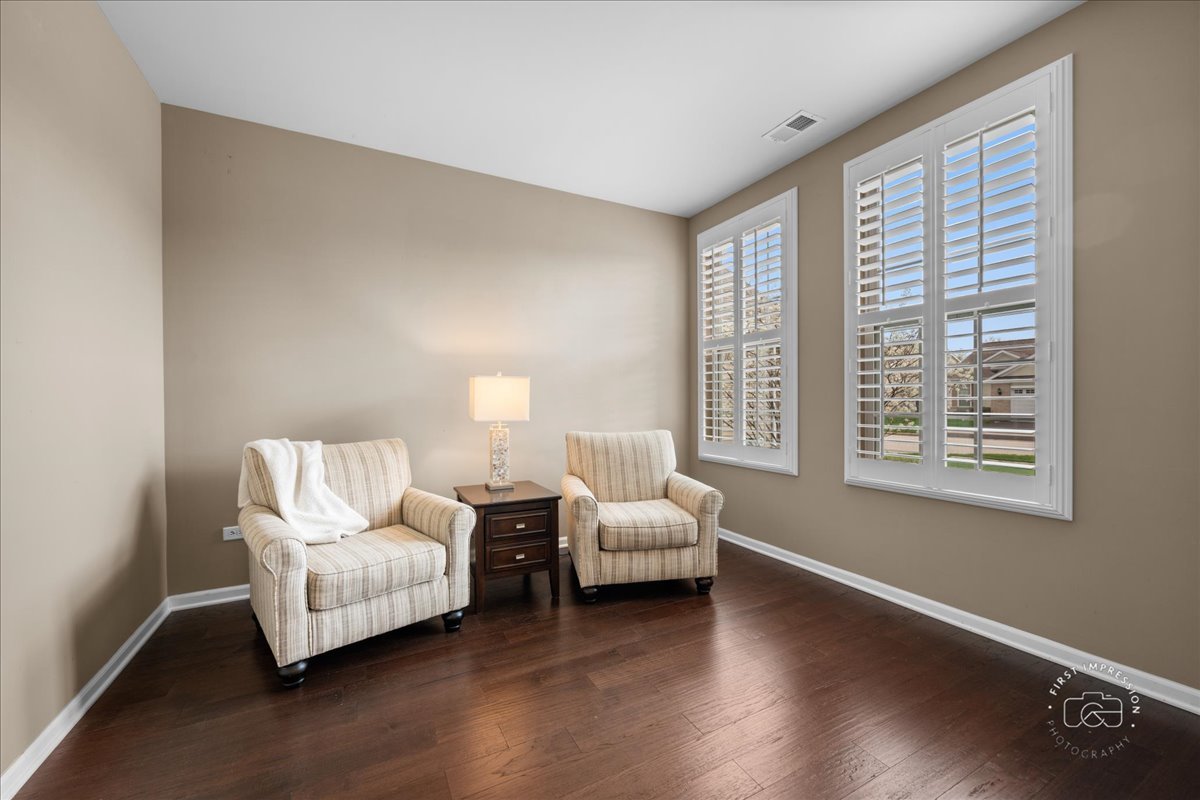 2850 Stoney Creek Drive, Elgin, IL