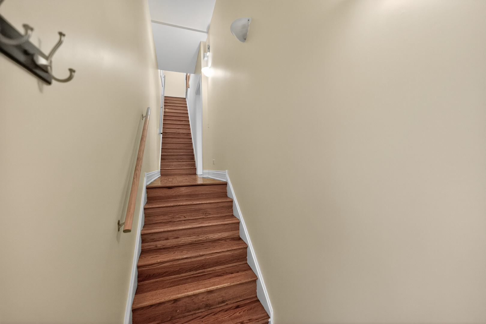 1926 W Oakdale Avenue, Chicago, IL