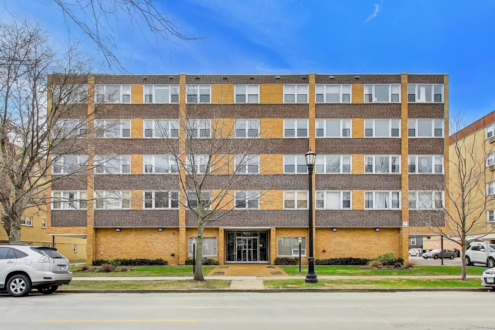 720 Oakton Street #3B, Evanston, IL