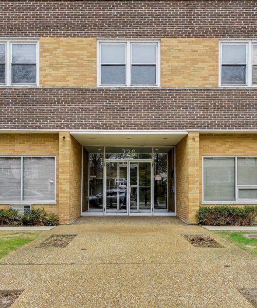 720 Oakton Street #3B, Evanston, IL