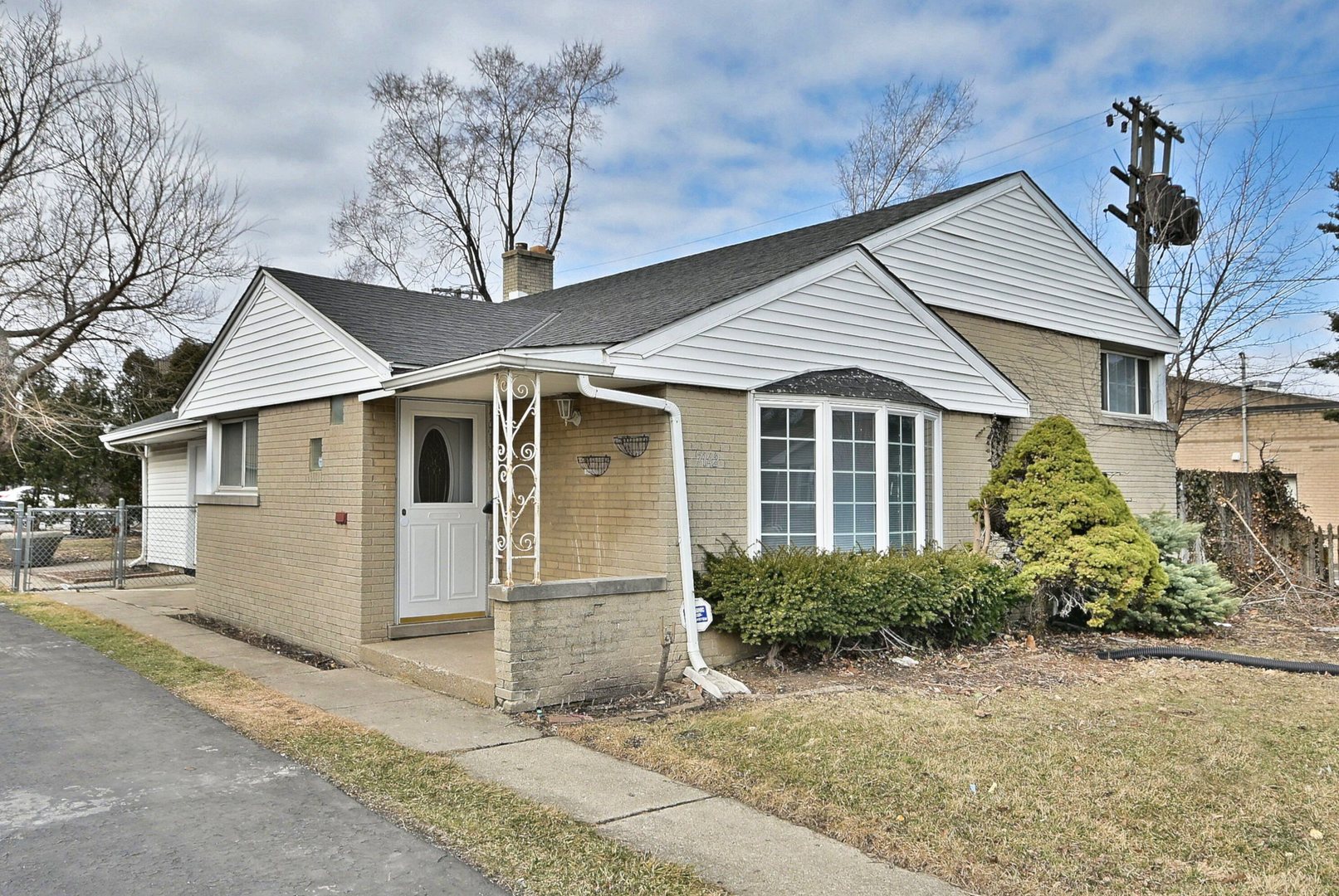 7142 N Keating Avenue, Lincolnwood, IL
