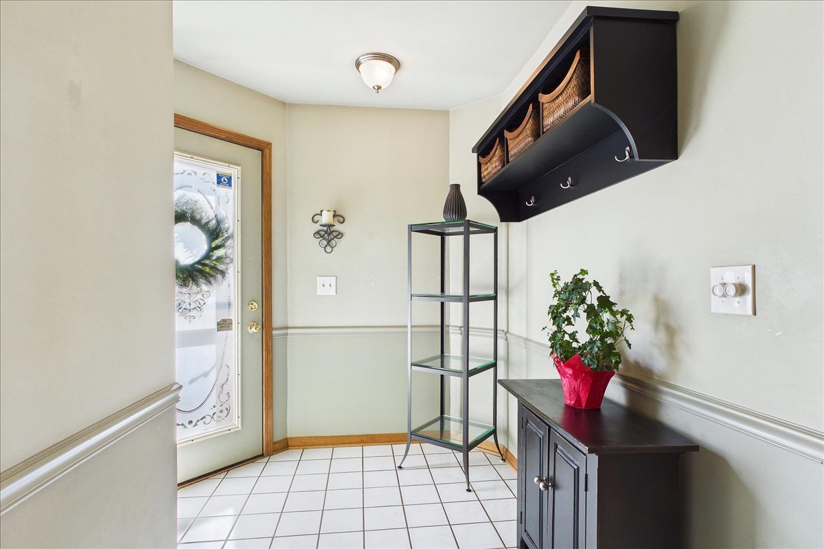 1056 Mattande Lane, Naperville, IL