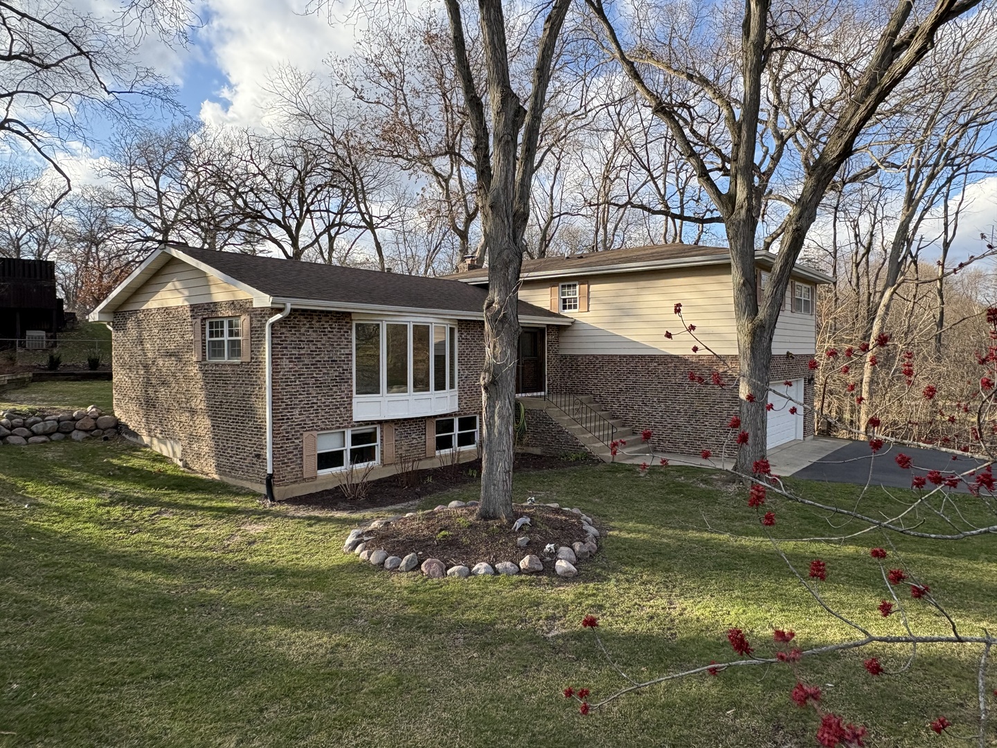 1209 Appaloosa Trail, McHenry, IL
