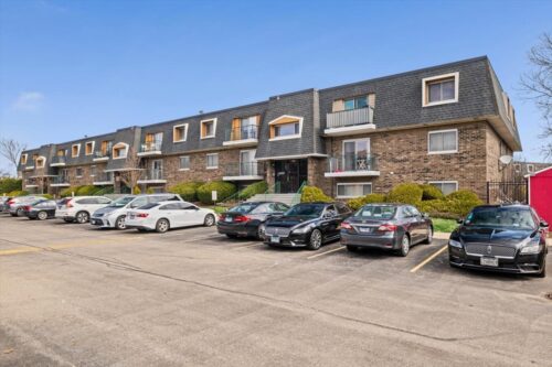 3223 W Parkway Drive #3A, Northbrook, IL