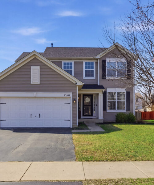 2547 Prairie Crossing Drive, Montgomery, IL