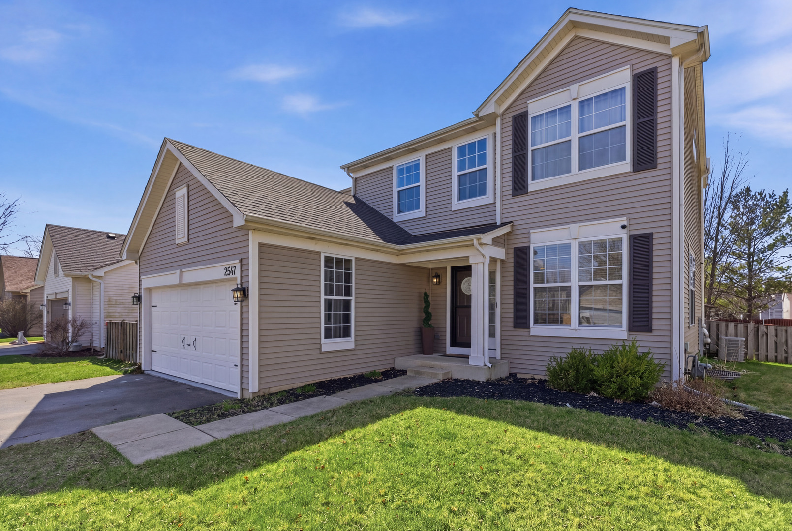 2547 Prairie Crossing Drive, Montgomery, IL