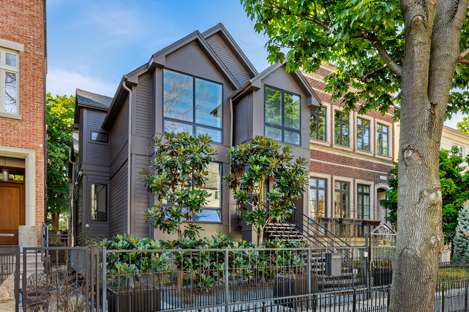 2436 N Surrey Court, Chicago, IL