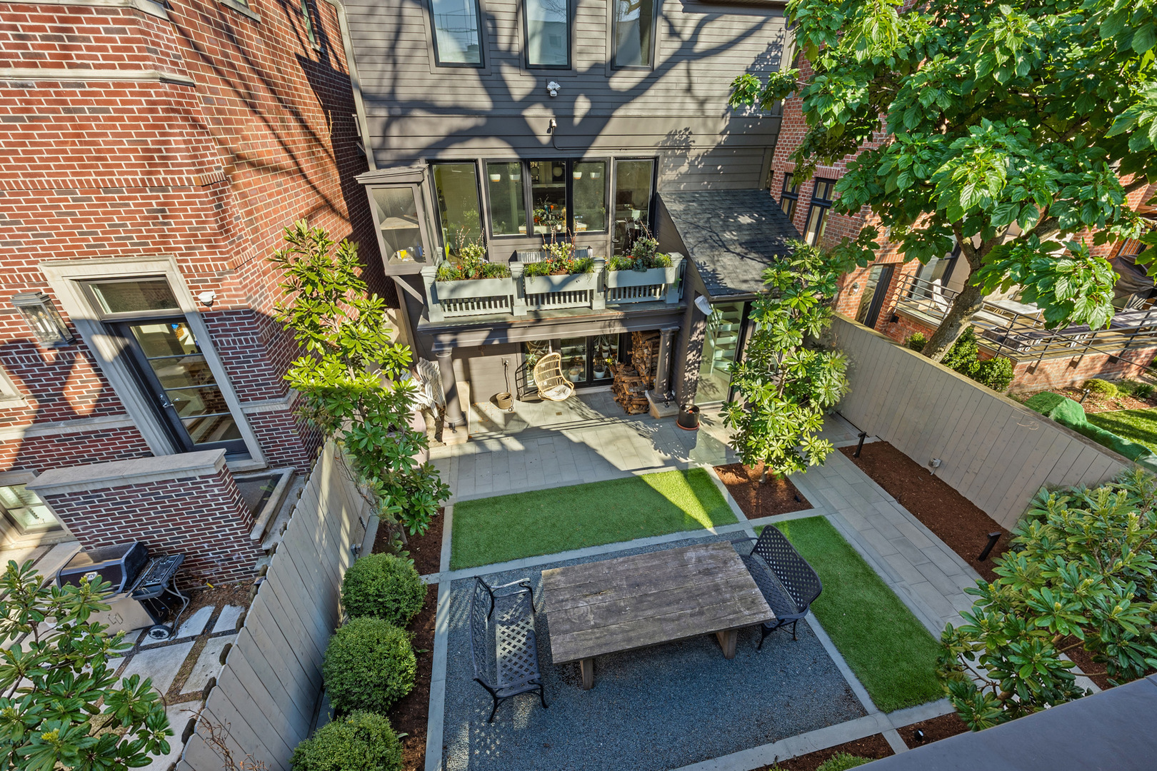 2436 N Surrey Court, Chicago, IL