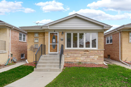 7520 W Carmen Avenue, Harwood Heights, IL