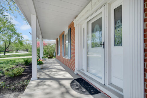 6914 Richmond Avenue, Darien, IL