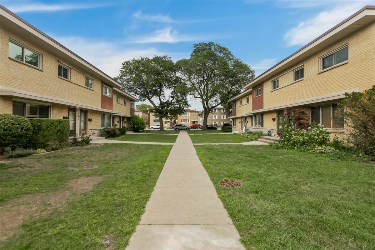 6524 N Northwest Highway #A, Chicago, IL