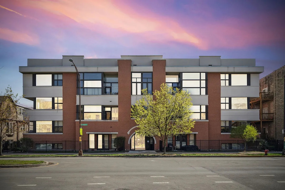 2065 N Kedzie Avenue #323, Chicago, IL
