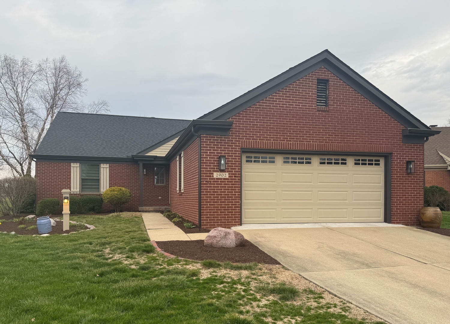 2902 Greystone Place, Champaign, IL