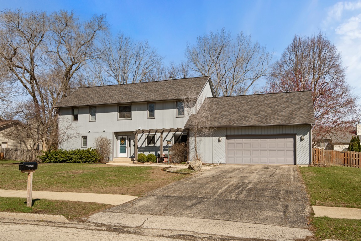 5288 PEPPER Drive, Rockford, IL